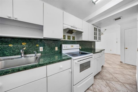 Copropriété à vendre à Miami Beach, Floride: 1 chambre, 62.8 m2 № 1738878 - photo 15