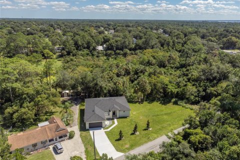 House in DeBary, Florida 4 bedrooms, 191.38 sq.m. № 2388158 - photo 2