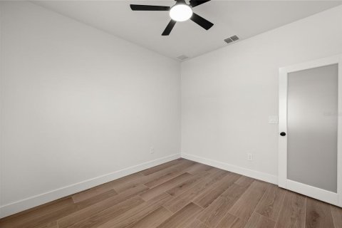 House in DeBary, Florida 4 bedrooms, 191.38 sq.m. № 2388158 - photo 28