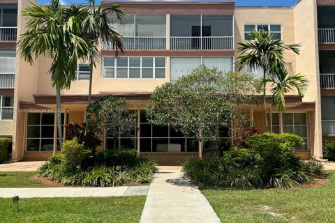 Condo in Plantation, Florida, 2 bedrooms  № 1712030 - photo 14