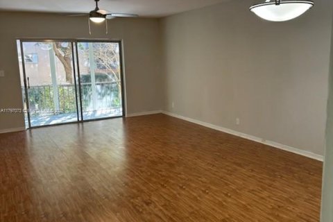 Condo in Plantation, Florida, 2 bedrooms  № 1712030 - photo 5