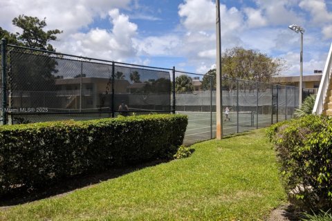 Condo in Oakland Park, Florida, 1 bedroom  № 1862392 - photo 3