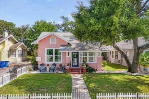 House in Bradenton, Florida 2 bedrooms, 104.24 sq.m. № 1757195 - photo 1