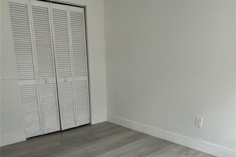 Casa en alquiler en Miami, Florida, 2 dormitorios, 486.71 m2 № 1932058 - foto 7
