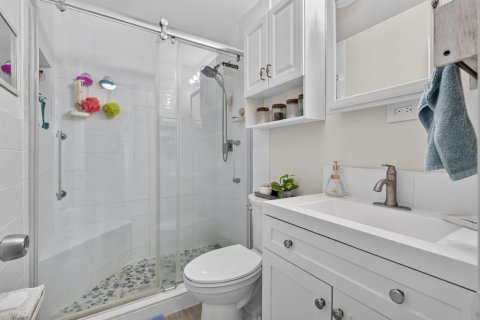 Condo in Lake Park, Florida, 2 bedrooms  № 2387213 - photo 22