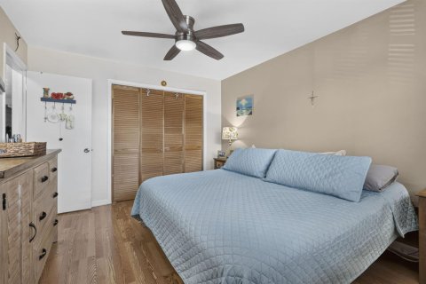 Condo in Lake Park, Florida, 2 bedrooms  № 2387213 - photo 19