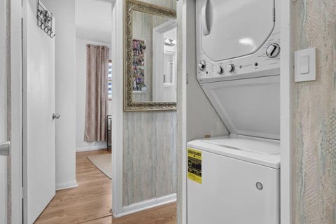Condo in Lake Park, Florida, 2 bedrooms  № 2387213 - photo 25