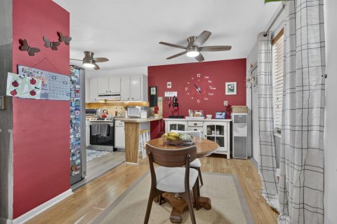 Condo in Lake Park, Florida, 2 bedrooms  № 2387213 - photo 10