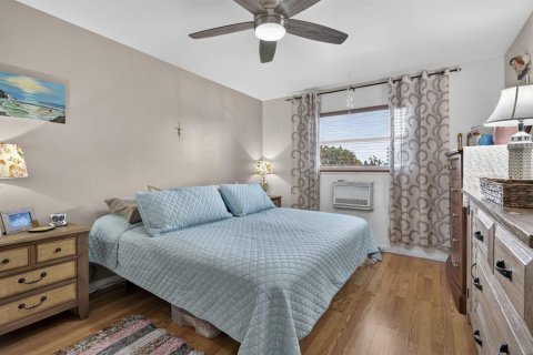 Condo in Lake Park, Florida, 2 bedrooms  № 2387213 - photo 18