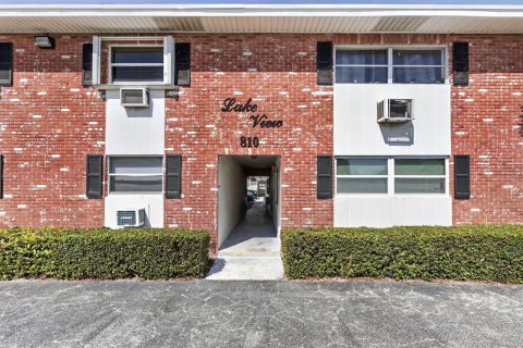 Condo in Lake Park, Florida, 2 bedrooms  № 2387213 - photo 3