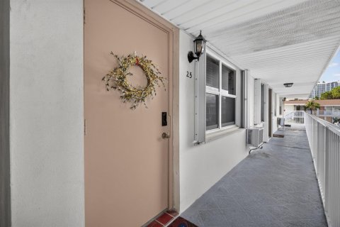 Condo in Lake Park, Florida, 2 bedrooms  № 2387213 - photo 4