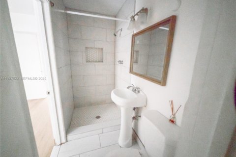 Appartement à louer à Miami, Floride: 3 chambres, 74.32 m2 № 1993175 - photo 4