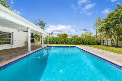 Villa ou maison à louer à Pinecrest, Floride: 4 chambres, 198.81 m2 № 2046070 - photo 8