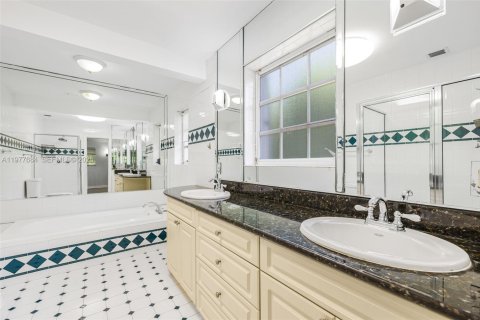 Villa ou maison à louer à Pinecrest, Floride: 4 chambres, 198.81 m2 № 2046070 - photo 23