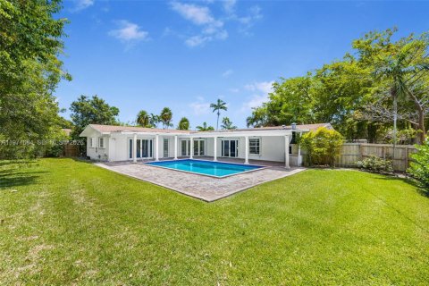 Villa ou maison à louer à Pinecrest, Floride: 4 chambres, 198.81 m2 № 2046070 - photo 10