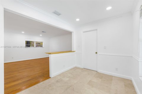 Villa ou maison à louer à Pinecrest, Floride: 4 chambres, 198.81 m2 № 2046070 - photo 18