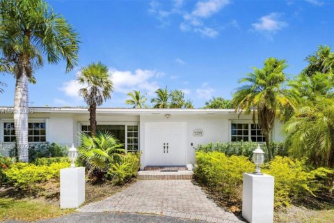 Villa ou maison à Pinecrest, Floride 4 chambres, 198.81 m2 № 2046070