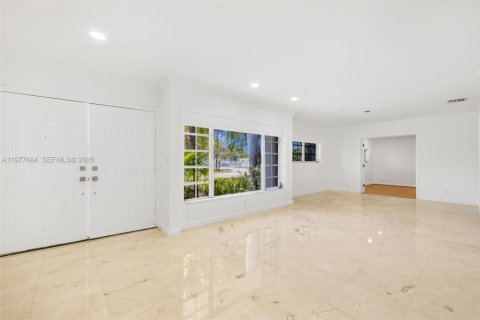 Villa ou maison à louer à Pinecrest, Floride: 4 chambres, 198.81 m2 № 2046070 - photo 12