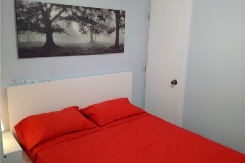 Condominio en venta en Miami Beach, Florida, 1 dormitorio, 41.81 m2 № 1943147 - foto 13