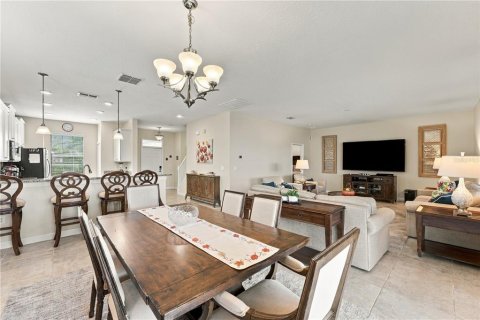 Villa ou maison à vendre à Davenport, Floride: 5 chambres, 264.03 m2 № 2406351 - photo 2