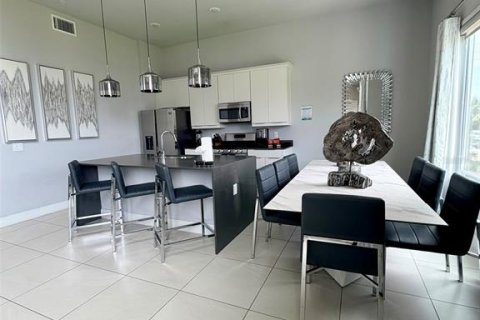 Купить кондоминиум в Фор-Корнерс, Флорида 8 комнат, 244.33м2, № 2158034 - фото 17