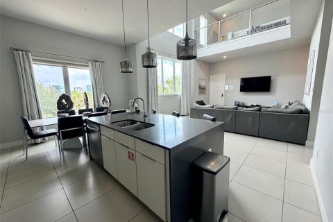 Купить кондоминиум в Фор-Корнерс, Флорида 8 комнат, 244.33м2, № 2158034 - фото 12