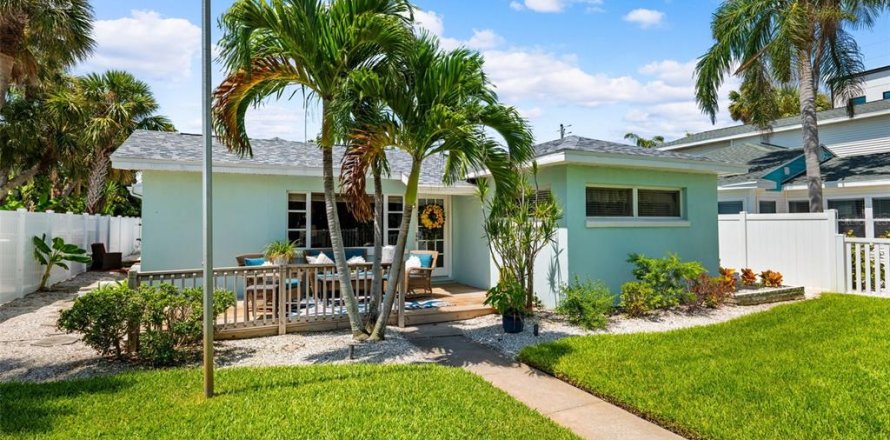 Land in Saint Pete Beach, Florida № 1677425
