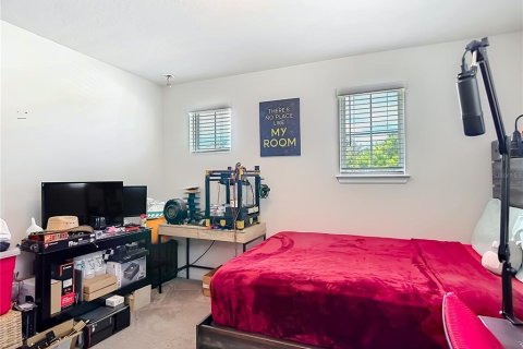 House in Zephyrhills, Florida 4 bedrooms, 221.57 sq.m. № 2157779 - photo 25