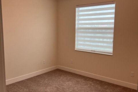 House in Lake Worth, Florida 4 bedrooms, 211.72 sq.m. № 2420731 - photo 10