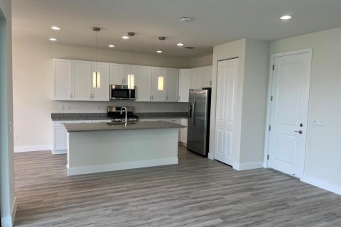 House in Lake Worth, Florida 4 bedrooms, 211.72 sq.m. № 2420731 - photo 4