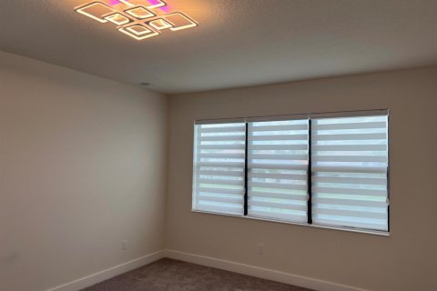 House in Lake Worth, Florida 4 bedrooms, 211.72 sq.m. № 2420731 - photo 13
