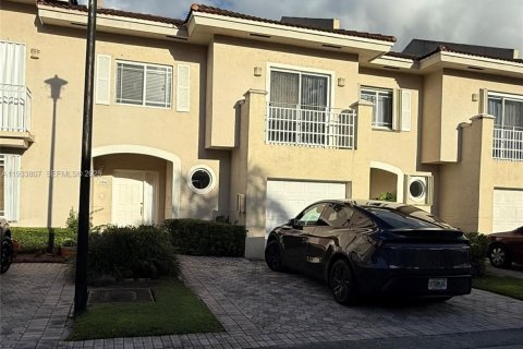 Townhouse in Miami, Florida 3 bedrooms, 149.57 sq.m. № 1994030 - photo 5