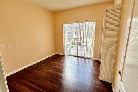 Townhouse in Miami, Florida 3 bedrooms, 149.57 sq.m. № 1994030 - photo 18