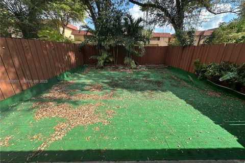 Townhouse in Miami, Florida 3 bedrooms, 149.57 sq.m. № 1994030 - photo 24