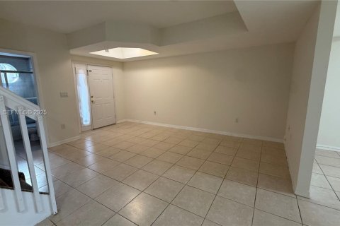 Townhouse in Miami, Florida 3 bedrooms, 149.57 sq.m. № 1994030 - photo 9