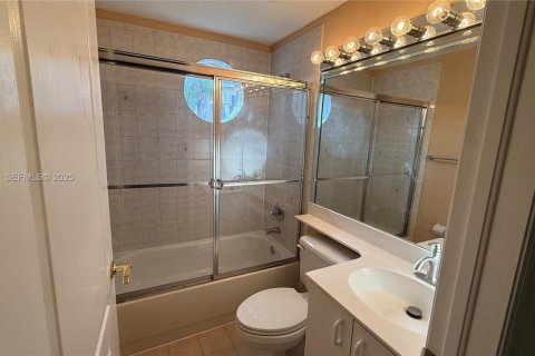 Townhouse in Miami, Florida 3 bedrooms, 149.57 sq.m. № 1994030 - photo 28