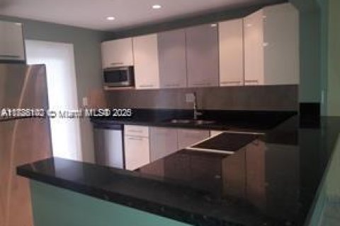 Copropriété à vendre à Sunrise, Floride: 2 chambres, 95.69 m2 № 1807644 - photo 4