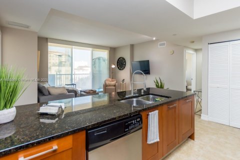 Copropriété à vendre à Coral Gables, Floride: 2 chambres, 90.12 m2 № 1934041 - photo 12