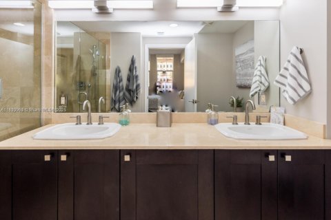 Copropriété à vendre à Coral Gables, Floride: 2 chambres, 90.12 m2 № 1934041 - photo 19