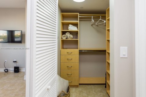 Copropriété à vendre à Coral Gables, Floride: 2 chambres, 90.12 m2 № 1934041 - photo 18