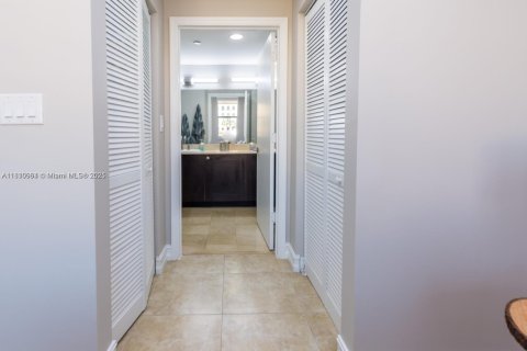 Copropriété à vendre à Coral Gables, Floride: 2 chambres, 90.12 m2 № 1934041 - photo 16