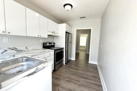 Apartment in Hallandale Beach, Florida 1 bedroom, 46.45 sq.m. № 2254544 - photo 2