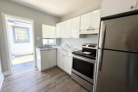Apartment in Hallandale Beach, Florida 1 bedroom, 46.45 sq.m. № 2254544 - photo 4