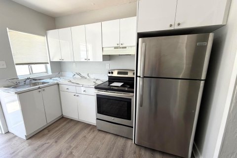 Apartment in Hallandale Beach, Florida 1 bedroom, 46.45 sq.m. № 2254544 - photo 3