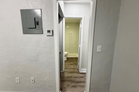 Apartment in Hallandale Beach, Florida 1 bedroom, 46.45 sq.m. № 2254544 - photo 8