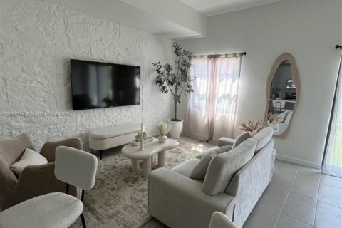 Adosado en venta en Hollywood, Florida, 3 dormitorios, 139.35 m2 № 1924084 - foto 4