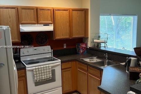 Снять в аренду таунхаус в Уэст-Палм-Бич, Флорида 3 спальни, 132.57м2, № 2005923 - фото 4