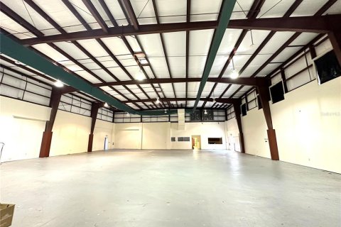 Propiedad comercial en venta en Holiday, Florida, 1897.62 m2 № 1885382 - foto 3