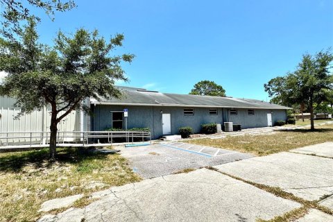 Propiedad comercial en venta en Holiday, Florida, 1897.62 m2 № 1885382 - foto 9
