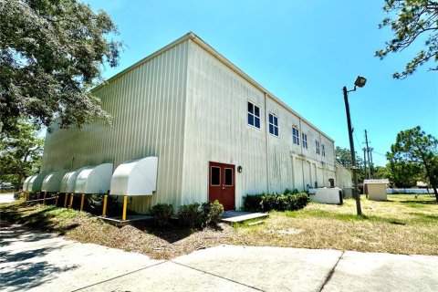 Propiedad comercial en venta en Holiday, Florida, 1897.62 m2 № 1885382 - foto 4